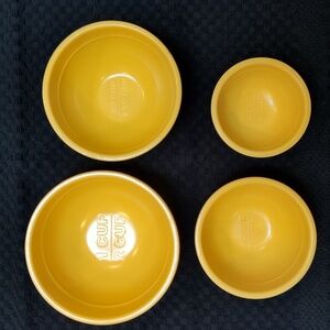 *RARE* Vintage Melmac Measuring Cups in  Hard to Find Color- Tangerine